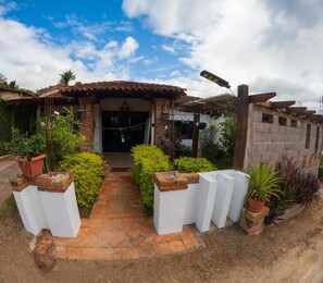 Exterior - Casa San Isidro is a sparkling clean, and family friendly house (Copán Ruinas)