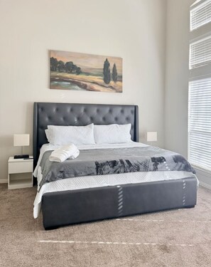 4 slaapkamers, een strijkplank/strijkijzer, wifi, beddengoed