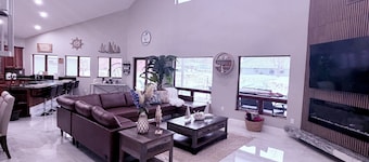 Lakefront Living in Arnold’s Park Okoboji4BR 3BA  Dock Boat Space