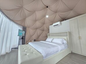 Pillow-top beds, desk, free WiFi - Anemos Resort By Tamastu (Cijeruk)