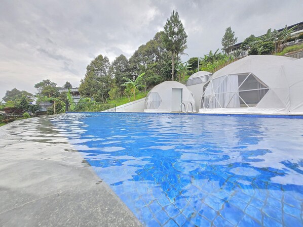 Outdoor pool - Anemos Resort By Tamastu (Cijeruk)