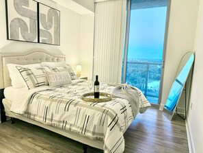Room - Harbor View Elite-Luxury Apartment-Amazing Views (Fort Myers)