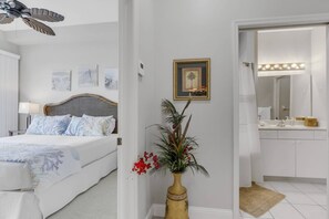 1 bedroom, iron/ironing board, free WiFi, bed sheets - PENTHOUSE LEVEL | ESTERO BAY SUNRISE VIEWS | FLOOR-TO-CEILING DOORS | LOVERS KEY RESORT (Fort Myers Beach)