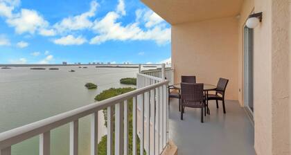Penthouse Views of Estero Bay! Beach Gear, WiFi, No Resort Fees, Over $100 of Free Daily Activities!