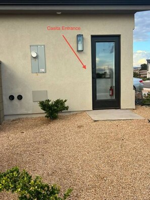 Exterior detail - The Cozy Cactus Casita - Cal King + Zion Retreat (Hurricane)