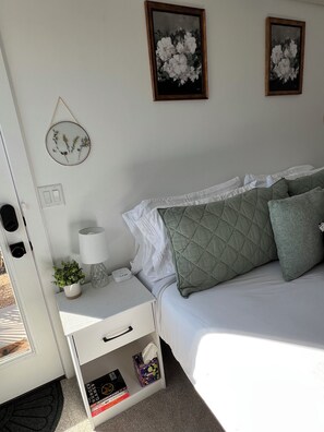 1 bedroom, iron/ironing board, free WiFi, bed sheets - The Cozy Cactus Casita - Cal King + Zion Retreat (Hurricane)