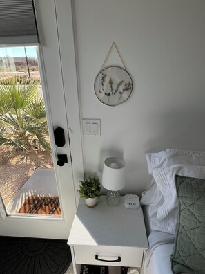 Interior - The Cozy Cactus Casita - Cal King + Zion Retreat (Hurricane)