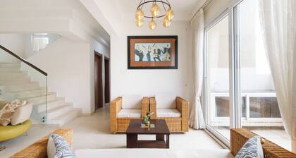 Skyline Haven by Red Olive4bhk30mins Airport