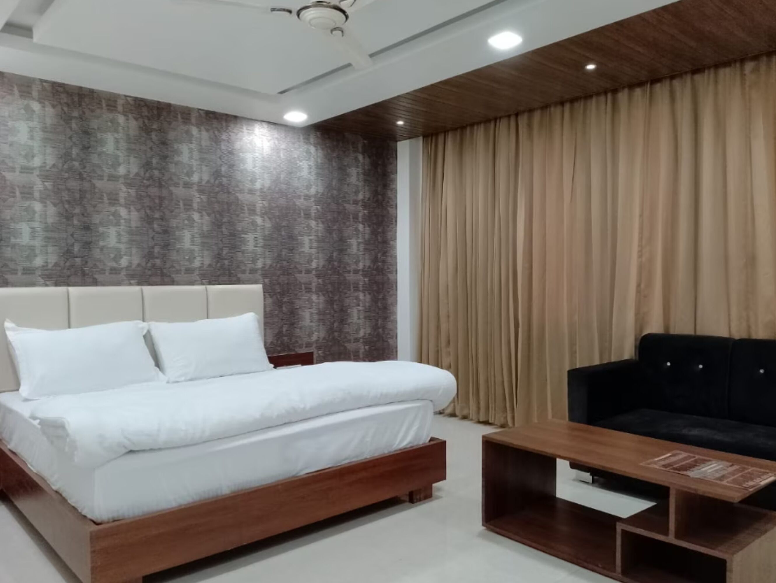 Superior Double Room | Desk, free WiFi