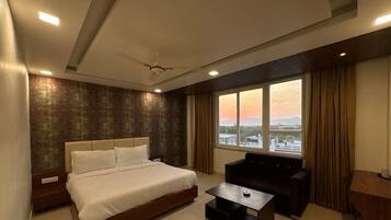 Meja kerja dan Wi-Fi gratis