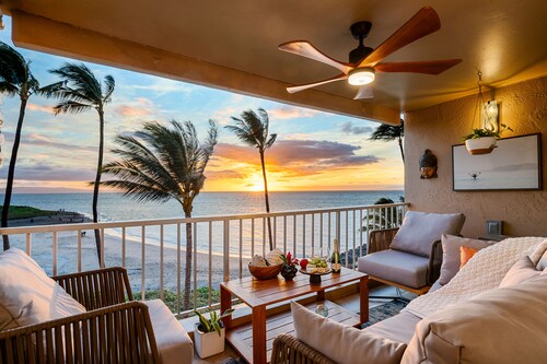 Endless Blue-Maui luxury oceanfront, spectacular sunset 2-bedroom retreat Kihei 