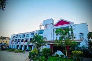 Exterior - Hotel Rewa Rajvillas (Huzur)