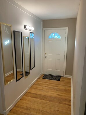 Interior - Comfy 3 bedroom get away. (Cincinnati)
