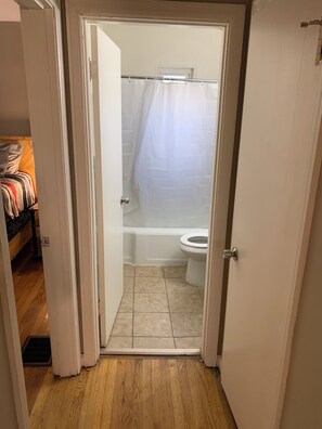Towels, soap, toilet paper - Comfy 3 bedroom get away. (Cincinnati)