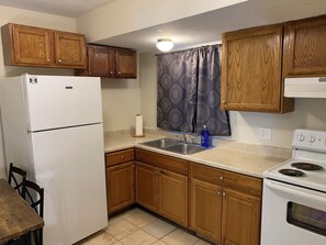 Private kitchen - Comfy 3 bedroom get away. (Cincinnati)