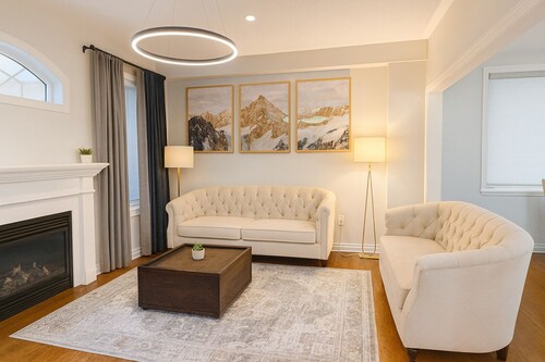 4 bedroom upper unit in Brampton