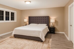 Tabla de planchar con plancha, wifi y ropa de cama 