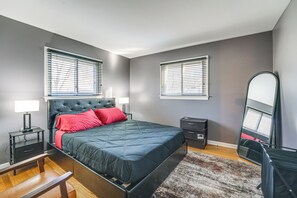 4 slaapkamers, een strijkplank/strijkijzer, internet, beddengoed