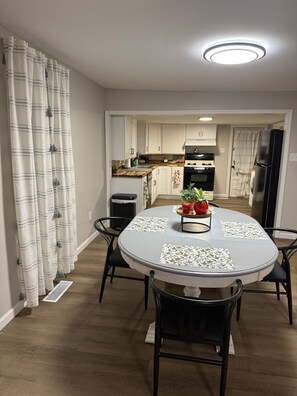 Dining - The Lucy House – A Little More Space to Shine (Forsyth)