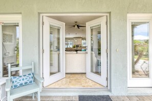 Exterior detail - Heated Pool, Walk to Beach, 40’ Boat Dock, Kayak, Paddle Board, Fishing, $300 in Free Tickets! (St. Augustine)