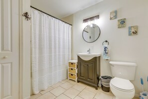 Towels - 1 Block to Dtwn! Walkable Stay in Stuart (Stuart)