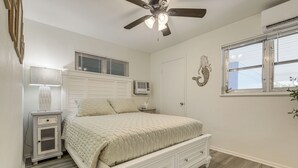 Room - Walk to Shops & Dining: Downtown Stuart Home! (Stuart)