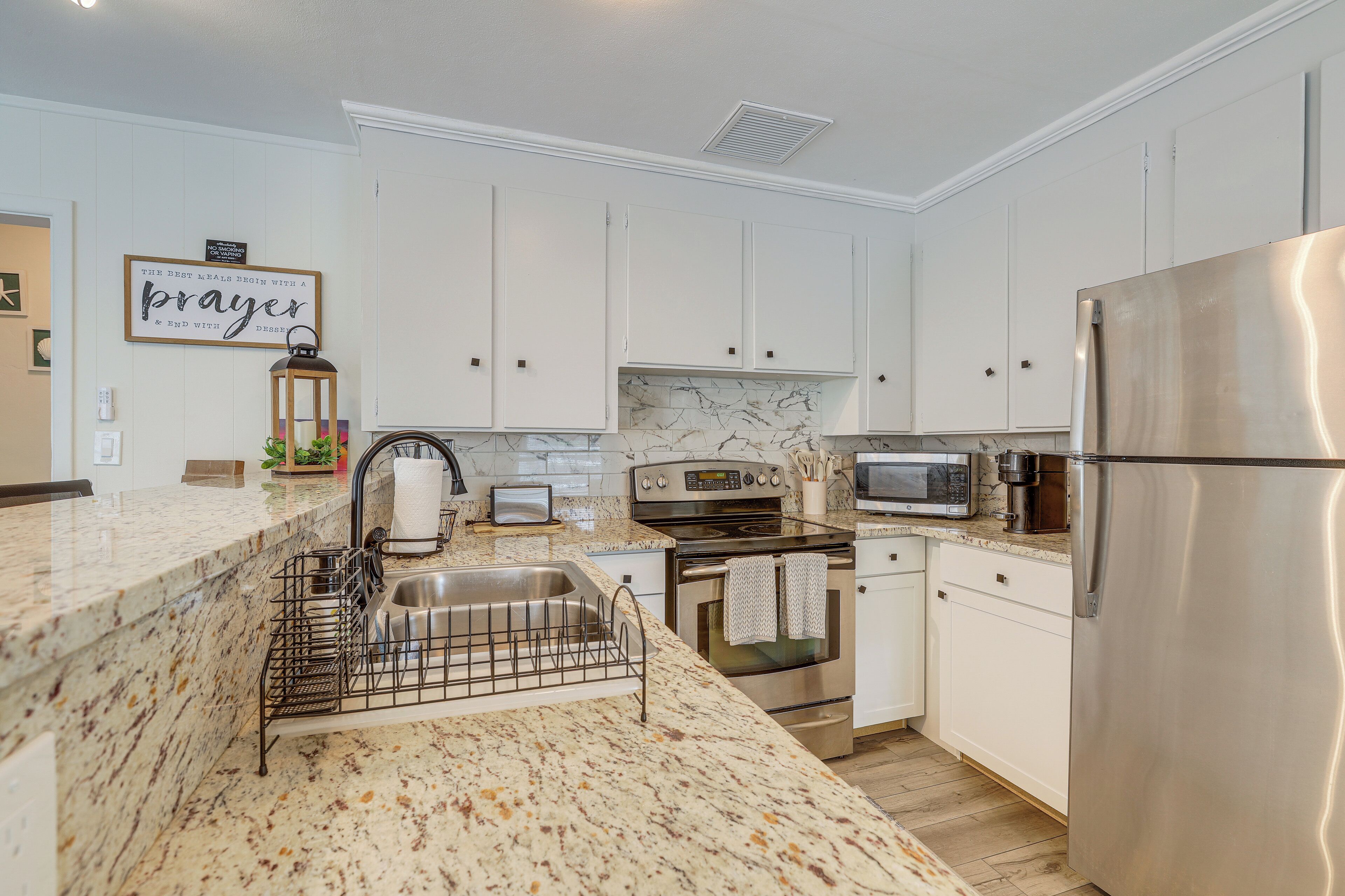 Microwave, stovetop, dishwasher, coffee/tea maker