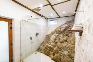 Deluxe Double Room | Bilik Mandi