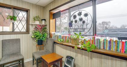 5 Mi to Pine Knob: Pet-Friendly Studio Retreat