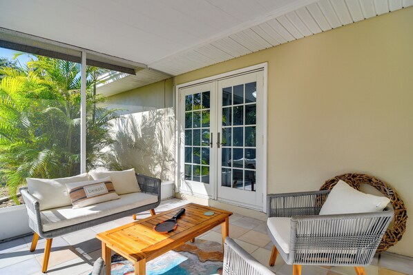 Terrace/patio - 4 Mi to Indian Rocks Beach: Quiet Family Escape! (Largo)