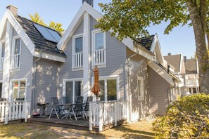 Exterior - Vacation home Rügentraum with fireplace and sauna in TOP location (Glowe)