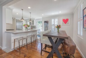 Dining - 45A Beautifully Renovated Home Near Town Center (Nantucket)