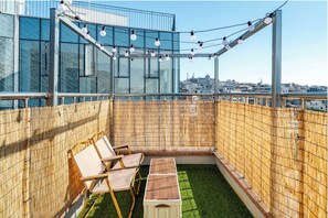 Property grounds - Stay Pachira | 2min to Itaewon Stn, City View, New Remodel, CU Convenience Store (Seoul)