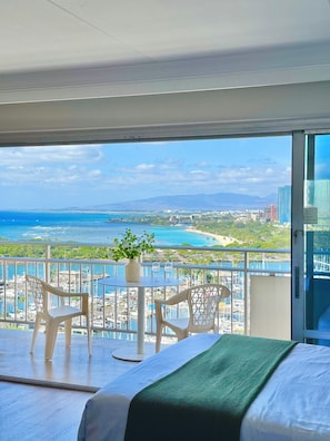 Iron/ironing board, WiFi, bed sheets - Oceanview in Waikiki: 2 Queen Beds w/ Parking (Honolulu)
