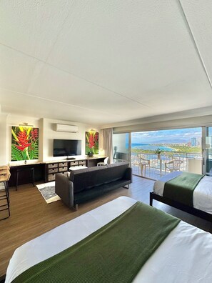 Iron/ironing board, WiFi, bed sheets - Oceanview in Waikiki: 2 Queen Beds w/ Parking (Honolulu)