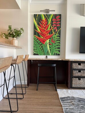 Interior - Oceanview in Waikiki: 2 Queen Beds w/ Parking (Honolulu)