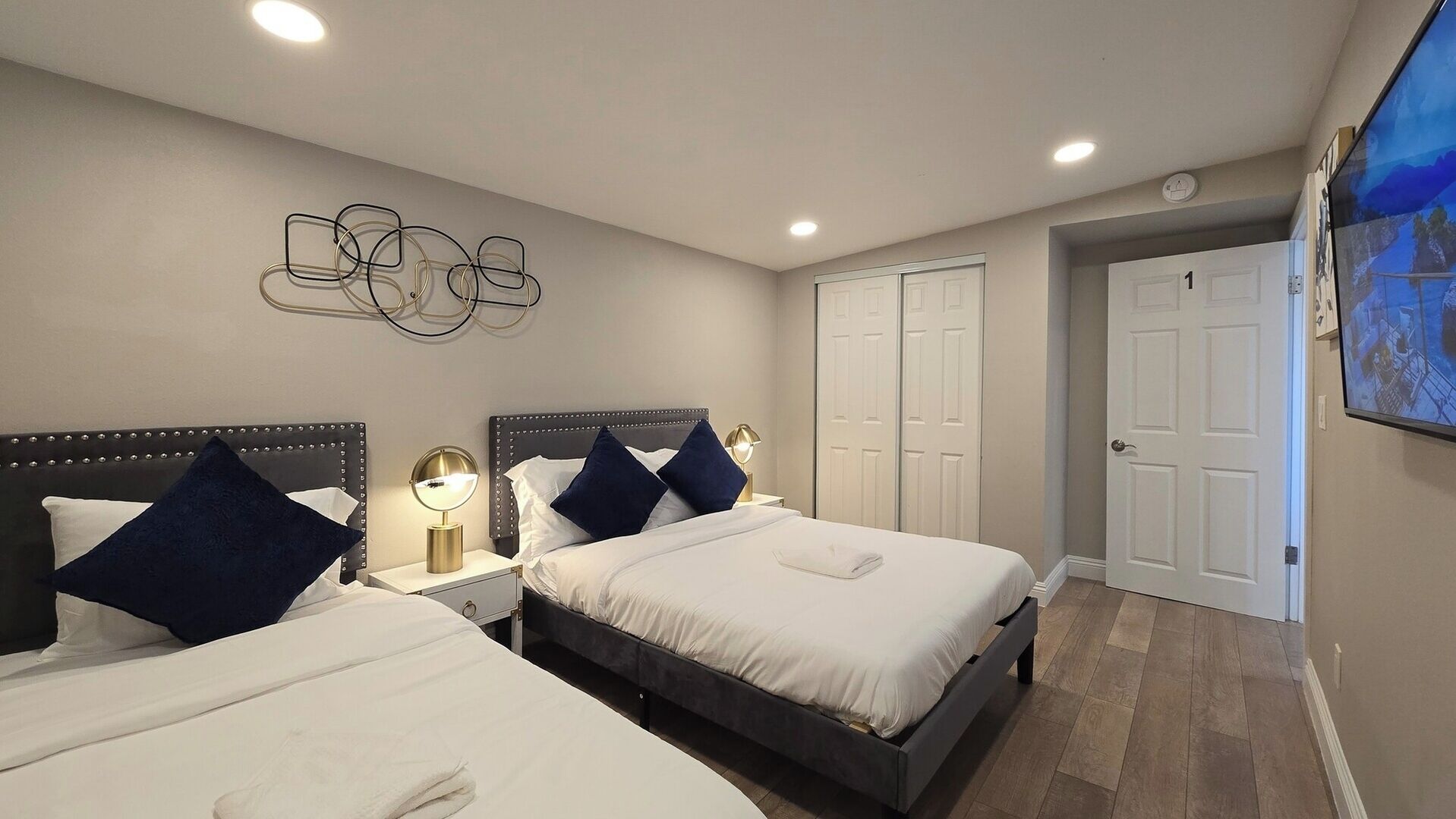 2 slaapkamers, een strijkplank/strijkijzer, wifi, beddengoed