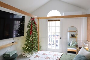 3 bedrooms, WiFi - Welcome to my Mushroom Cottage Enjoy this cozy & Unique  Home (Big Bear)