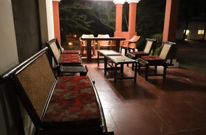 Interior detail - Maharaja Kothi Resort Bandhavgarh (Tala)