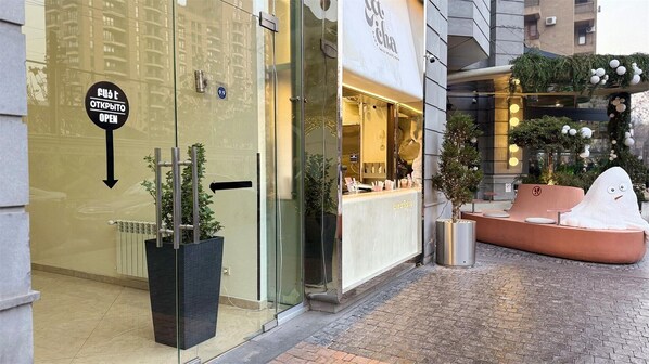 Exterior - 1-Bedroom apt with Balcony by Sweet Home (Yerevan)