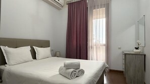 Soundproofing, free WiFi - 1-Bedroom apt with Balcony by Sweet Home (Yerevan)