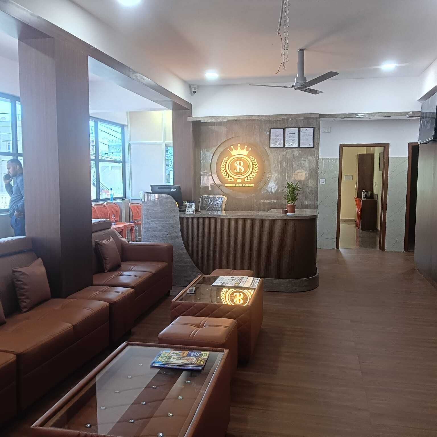 ฝ่ายต้อนรับ