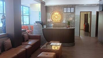 ฝ่ายต้อนรับ