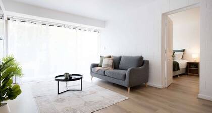 City Park View Apartment - Walk to CBD
