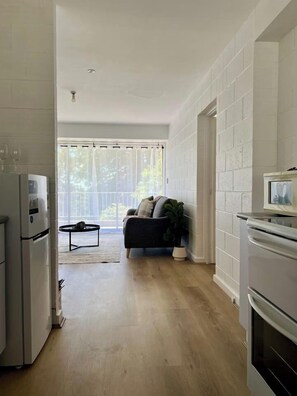 Interior - City Park View Apartment - Walk to CBD (Launceston)