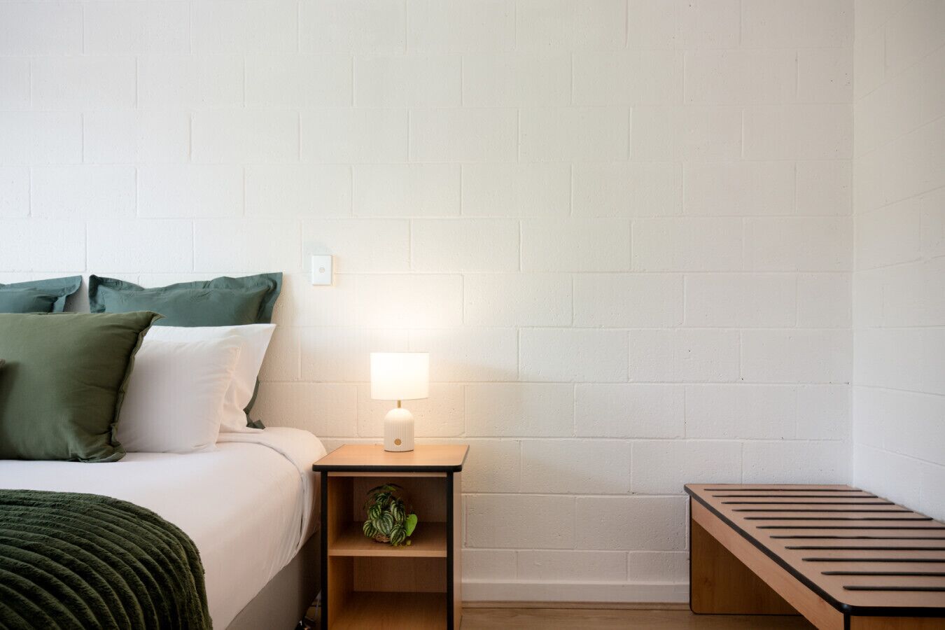 WiFi, bed sheets