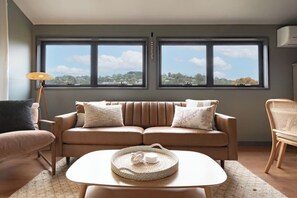 TV - Hilltop Hideaway - Walk to Cataract Gorge (West Launceston)