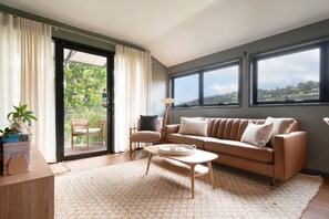 TV - Hilltop Hideaway - Walk to Cataract Gorge (West Launceston)