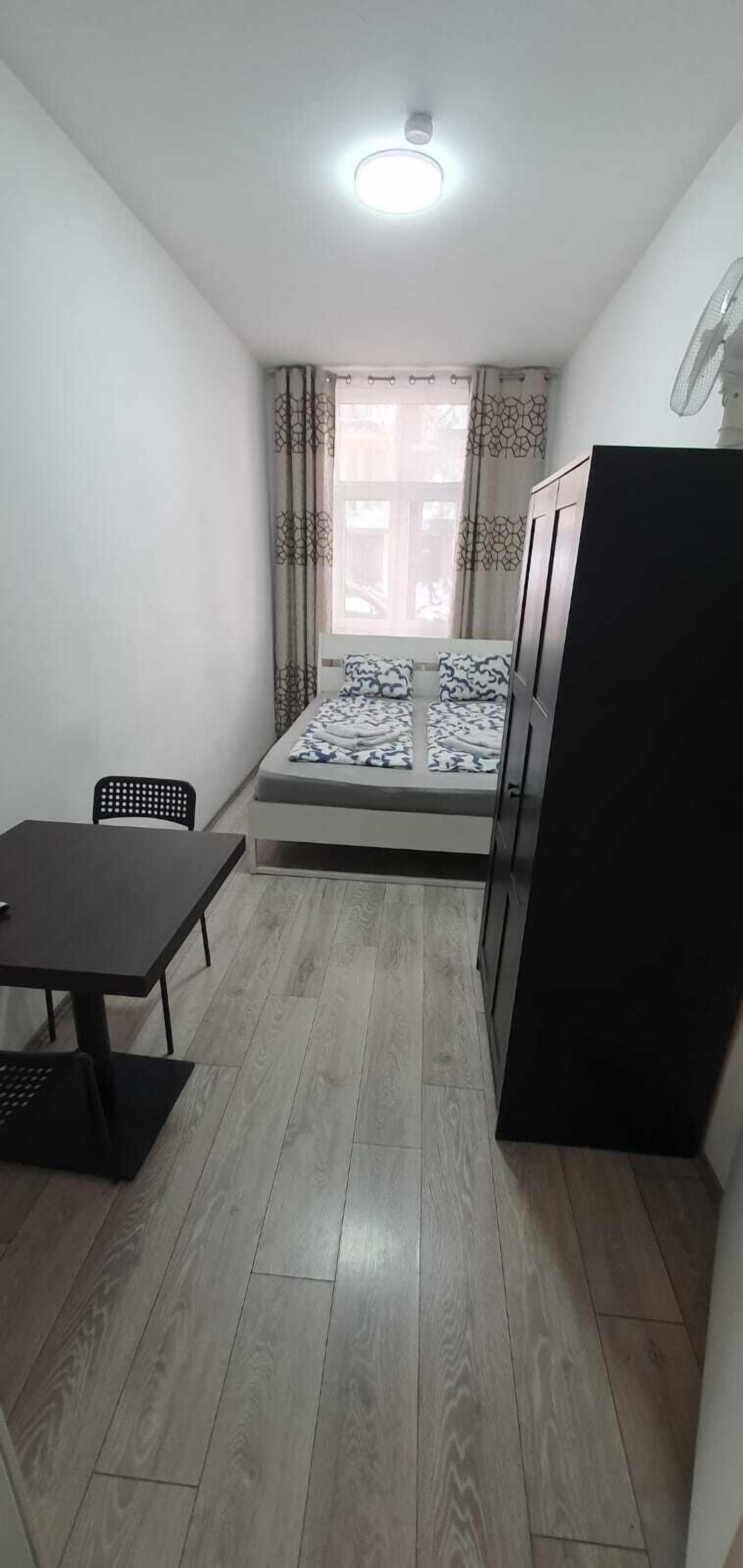 Basic Apartment | Seterika/papan seterika, Wi-fi percuma 