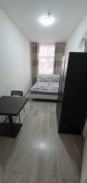 Iron/ironing board, free WiFi - Spacious 5BR Apt 6 to Min Enkplatz (Wien)